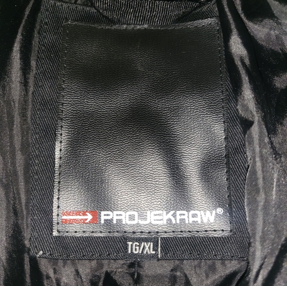 Selling winter jacket - Picture 2 of 2